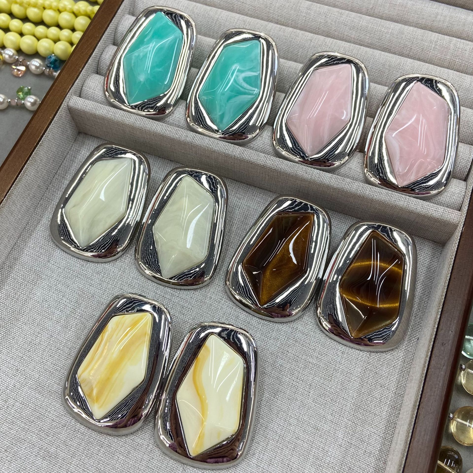 Vintage Fashion Influencers - 2026 Vintage Fashion Stone Earrings with