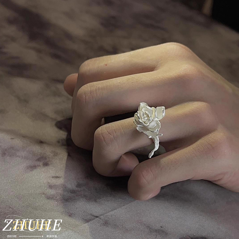Fashion-Forward Flower Ring, J - Vintage Fashion Buyer 리뷰 및 가격