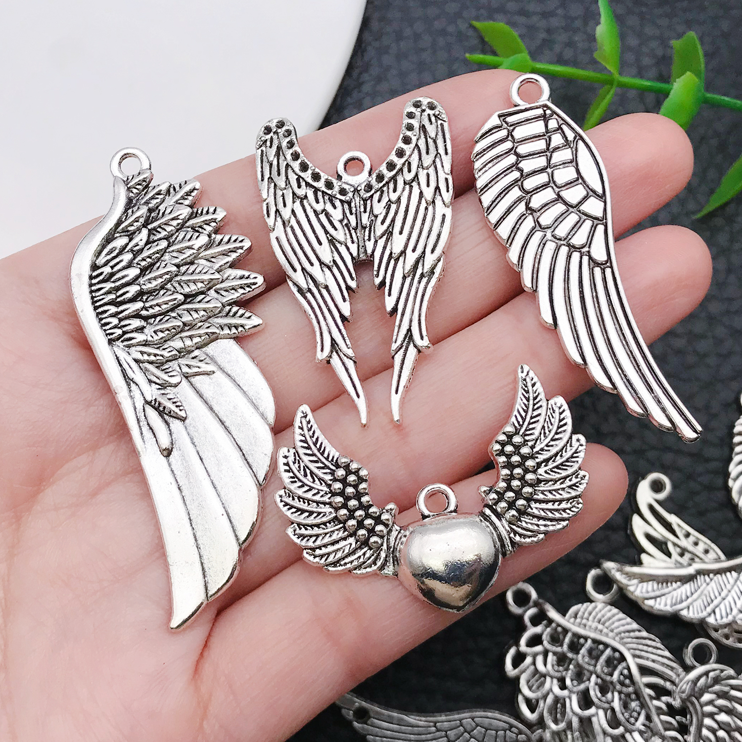 Angel Wing Charms, New 22/42 P - Vintage Fashion Words 리뷰 및 가격